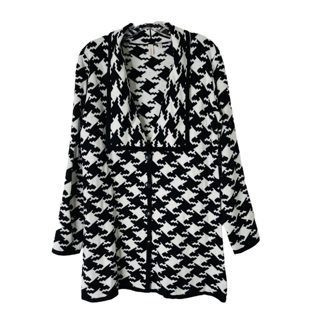 Madison black white houndstooth knit button preppy cardigan sweater medium
